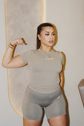 CREAM SLEEVE TOP