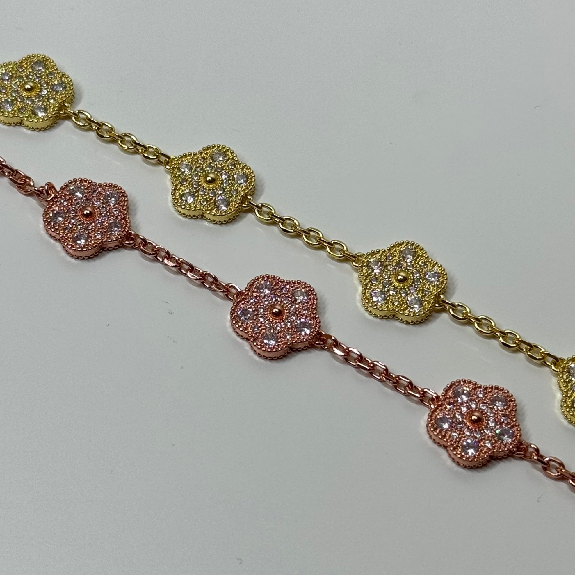 Metallic Clover B